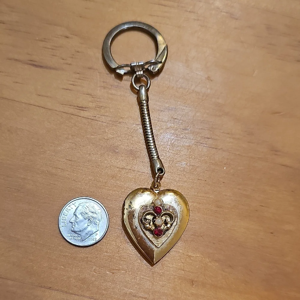 Antique | Accessories | Vintage Gold Heart Keychain Locket | Poshmark